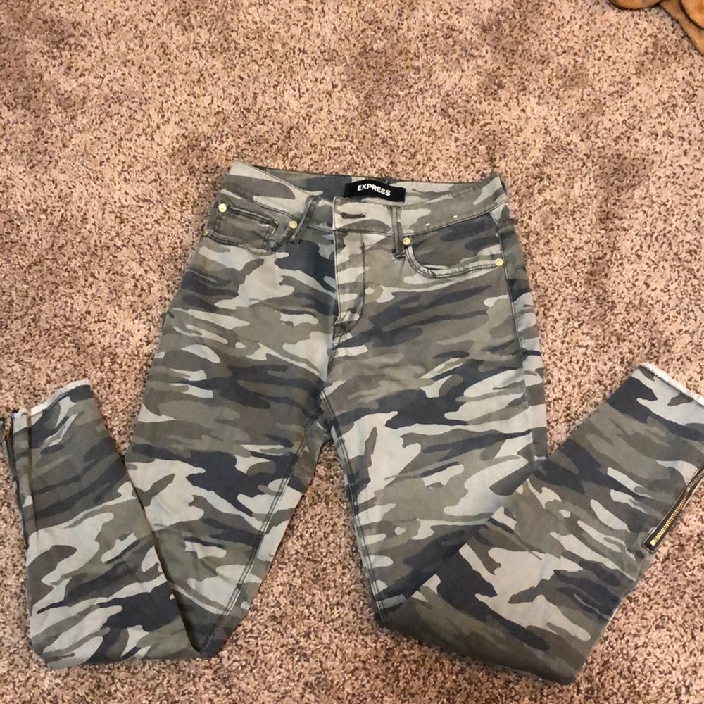 Express Camo Ankle Legging [4R]